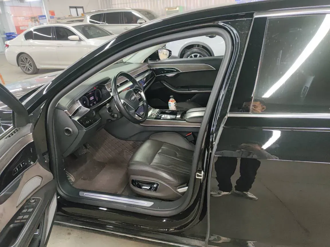 2021 Audi A8 3.0T 340HP V6 8AT,autocango,china used car exporter,china ev exporter,chinese used car exporter,chinese used ev exporter