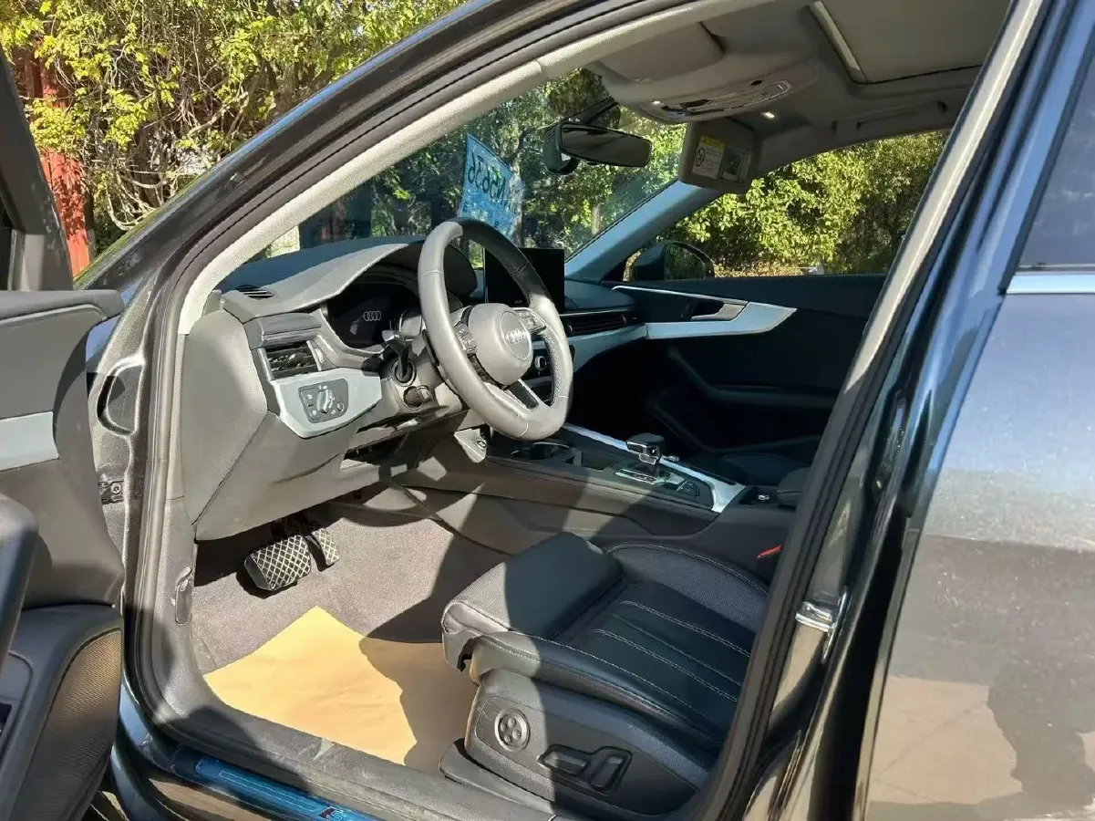 2024 Audi A4L 2.0T 190HP L4 7DCT,autocango,china used car exporter,china ev exporter,chinese used car exporter,chinese used ev exporter