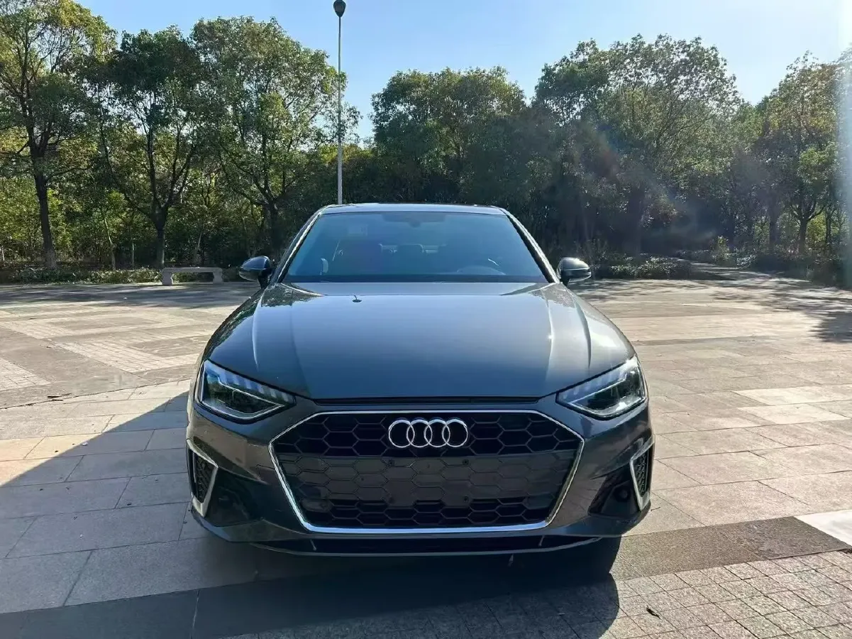 2024 Audi A4L 2.0T 190HP L4 7DCT,autocango,china used car exporter,china ev exporter,chinese used car exporter,chinese used ev exporter