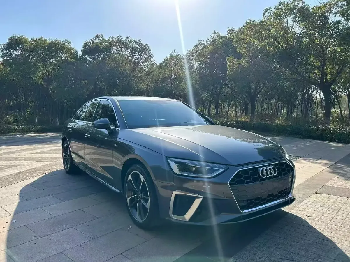 2024 Audi A4L 2.0T 190HP L4 7DCT,autocango,china used car exporter,china ev exporter,chinese used car exporter,chinese used ev exporter