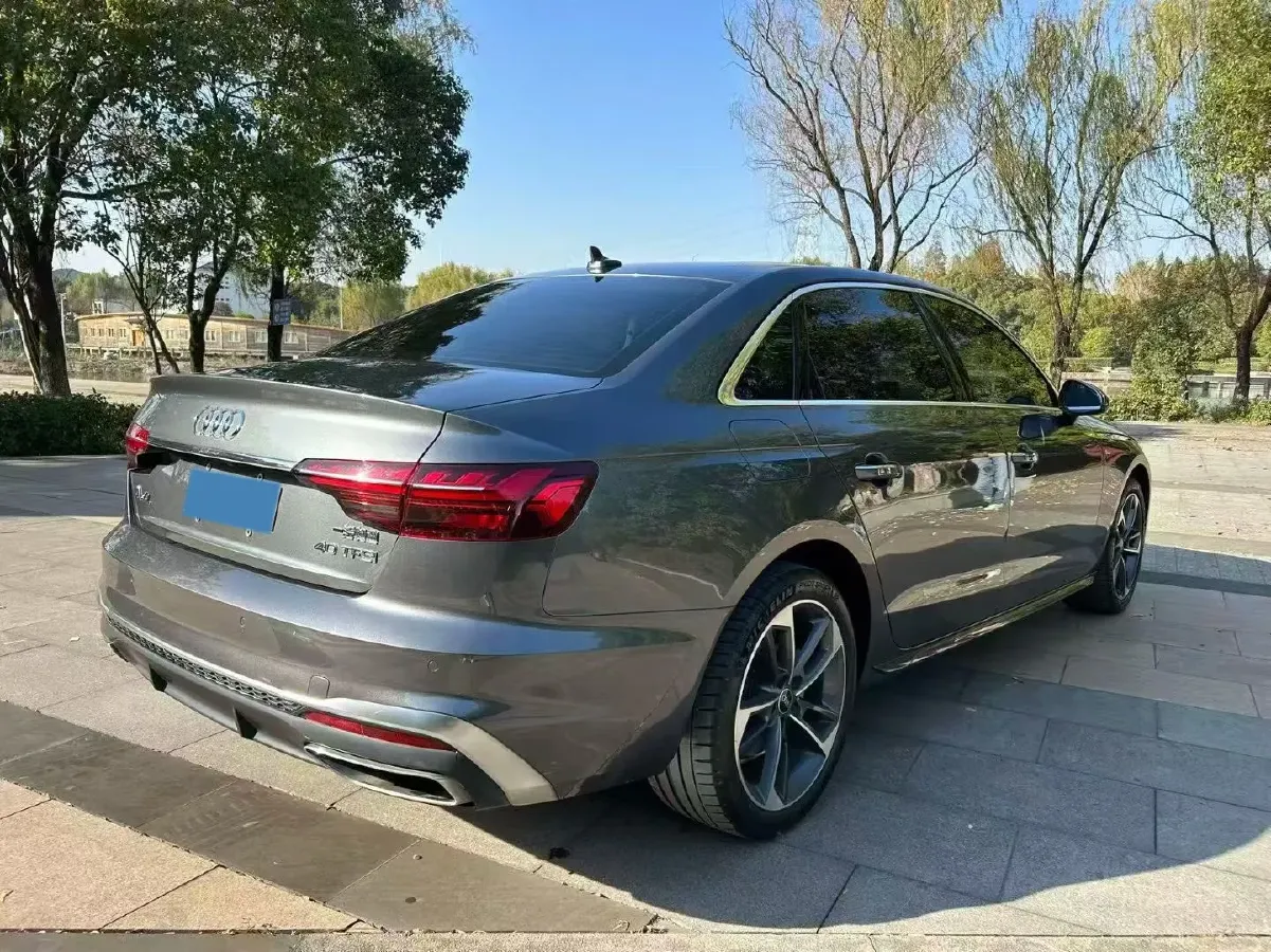 2024 Audi A4L 2.0T 190HP L4 7DCT,autocango,china used car exporter,china ev exporter,chinese used car exporter,chinese used ev exporter