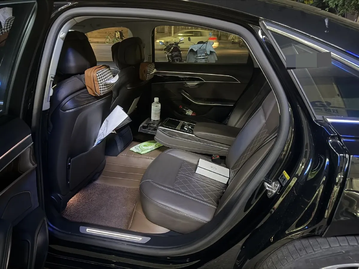 2023 Audi A8 3.0T 286HP V6 8AT,autocango,china used car exporter,china ev exporter,chinese used car exporter,chinese used ev exporter