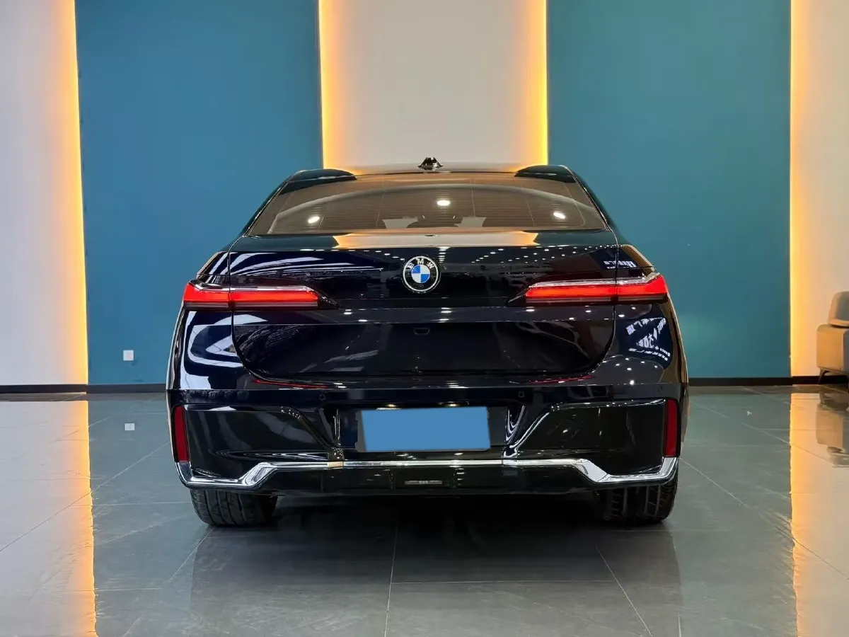 2023 BMW 7 Series 3.0T 272HP L6 8AT,autocango,china used car exporter,china ev exporter,chinese used car exporter,chinese used ev exporter