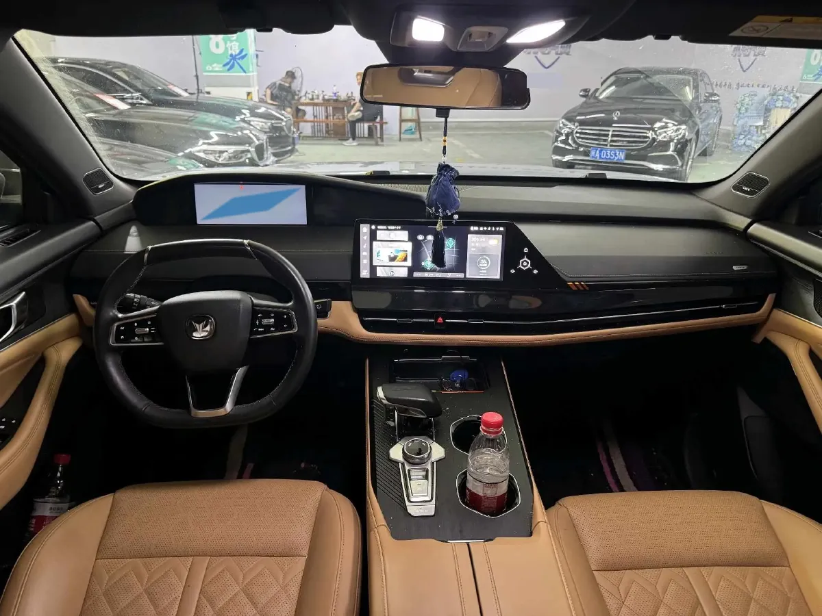 2021 ChangAn UNI-K 2.0T 233HP L4 8AT,autocango,china used car exporter,china ev exporter,chinese used car exporter,chinese used ev exporter