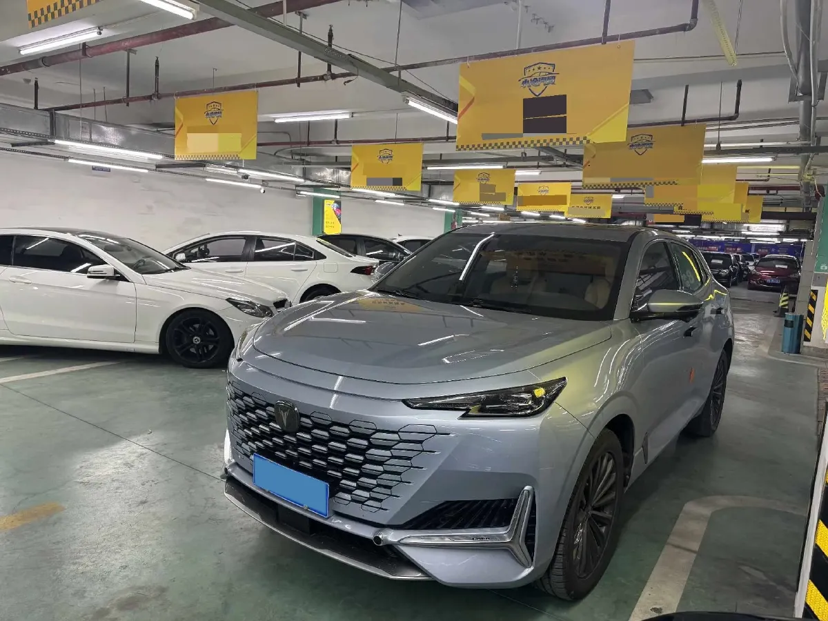 2021 ChangAn UNI-K 2.0T 233HP L4 8AT,autocango,china used car exporter,china ev exporter,chinese used car exporter,chinese used ev exporter