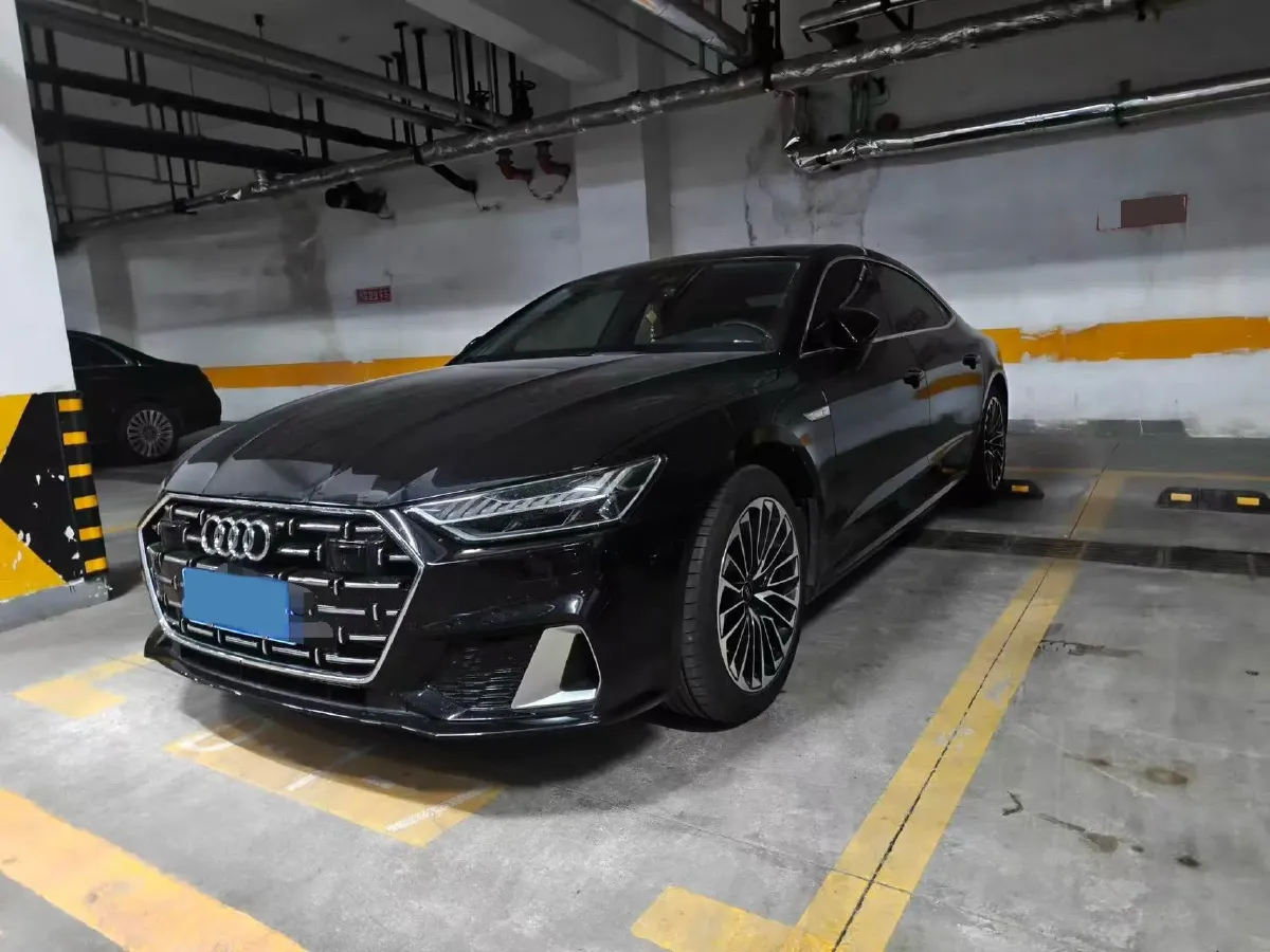 2024 Audi A7L 2.0T 245HP L4 7DCT,autocango,china used car exporter,china ev exporter,chinese used car exporter,chinese used ev exporter