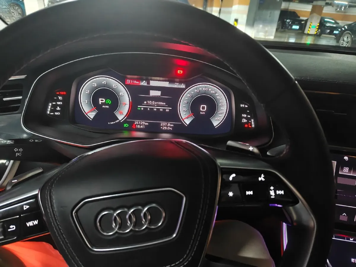 2024 Audi A7L 2.0T 245HP L4 7DCT,autocango,china used car exporter,china ev exporter,chinese used car exporter,chinese used ev exporter