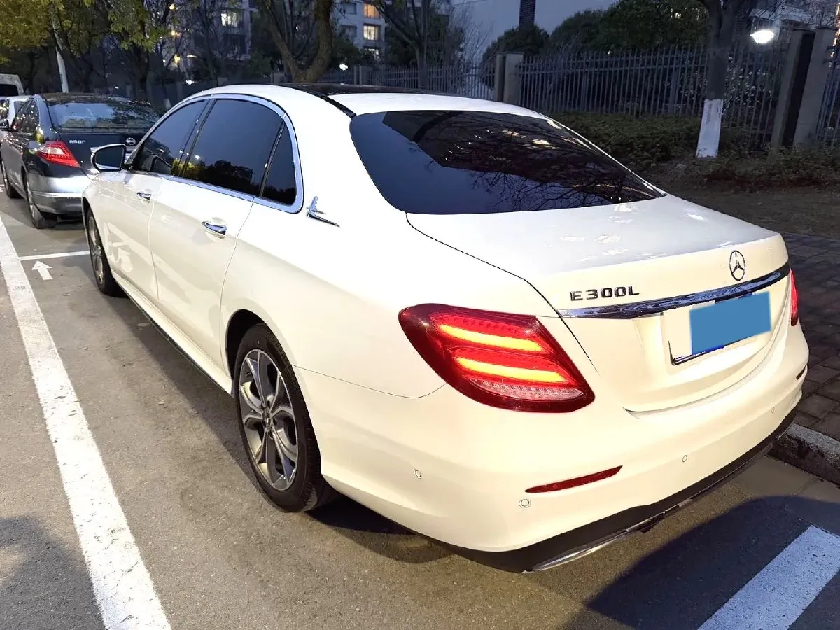 2020 Mercedes-Benz E Class 2.0T 258HP L4 9AT,autocango,china used car exporter,china ev exporter,chinese used car exporter,chinese used ev exporter