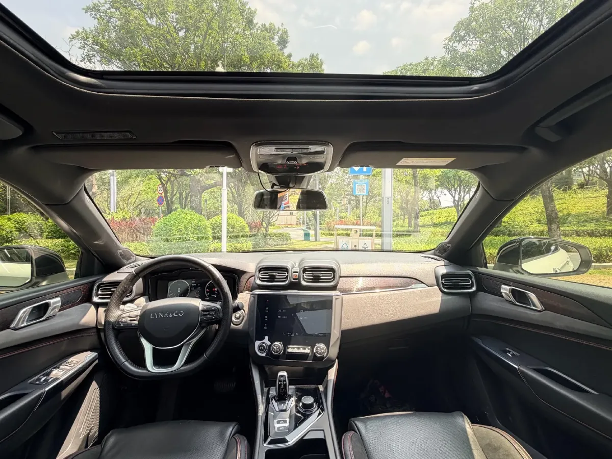 2019 Qoros 5 1.6T 197HP L4 7DCT,autocango,china used car exporter,china ev exporter,chinese used car exporter,chinese used ev exporter