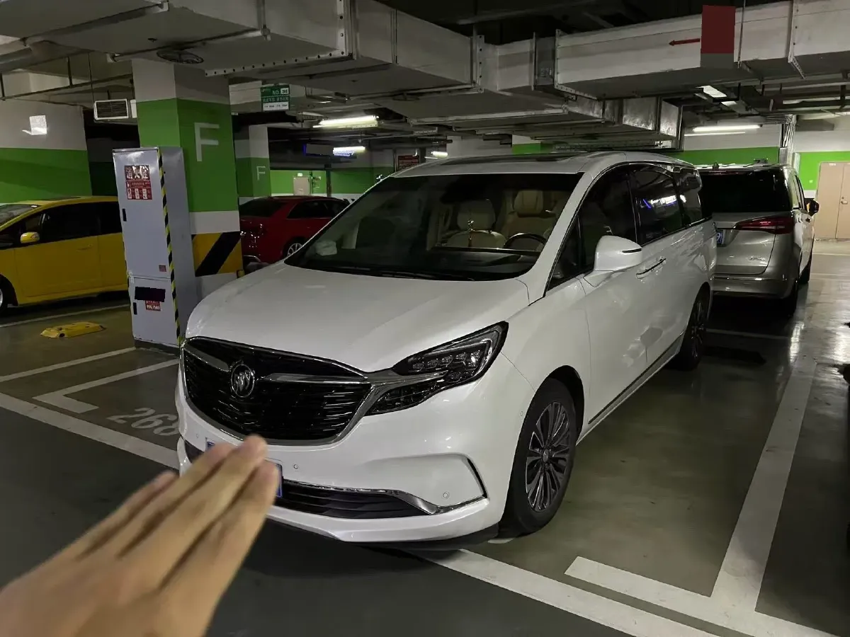 2022 Buick GL8 2.0T 237HP L4 9AT,autocango,china used car exporter,china ev exporter,chinese used car exporter,chinese used ev exporter