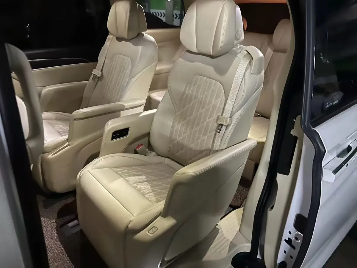 2022 Buick GL8 2.0T 237HP L4 9AT,autocango,china used car exporter,china ev exporter,chinese used car exporter,chinese used ev exporter
