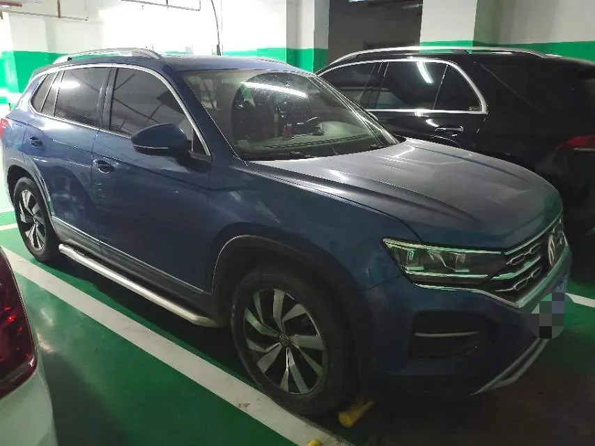 2019 Jeep Cherokee 2.0T 234HP L4 9AT,autocango,china used car exporter,china ev exporter,chinese used car exporter,chinese used ev exporter