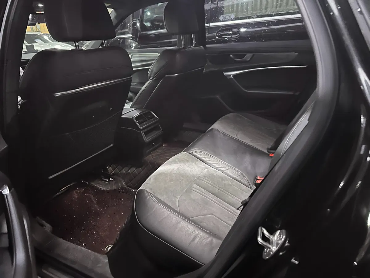 2020 Audi A6L 2.0T 190HP L4 7DCT,autocango,china used car exporter,china ev exporter,chinese used car exporter,chinese used ev exporter