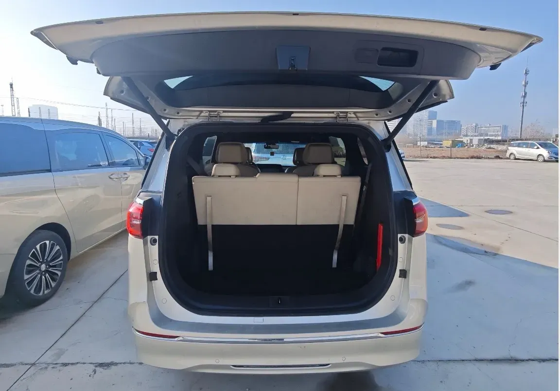 2022 Buick GL8 2.0T 237HP L4 9AT,autocango,china used car exporter,china ev exporter,chinese used car exporter,chinese used ev exporter