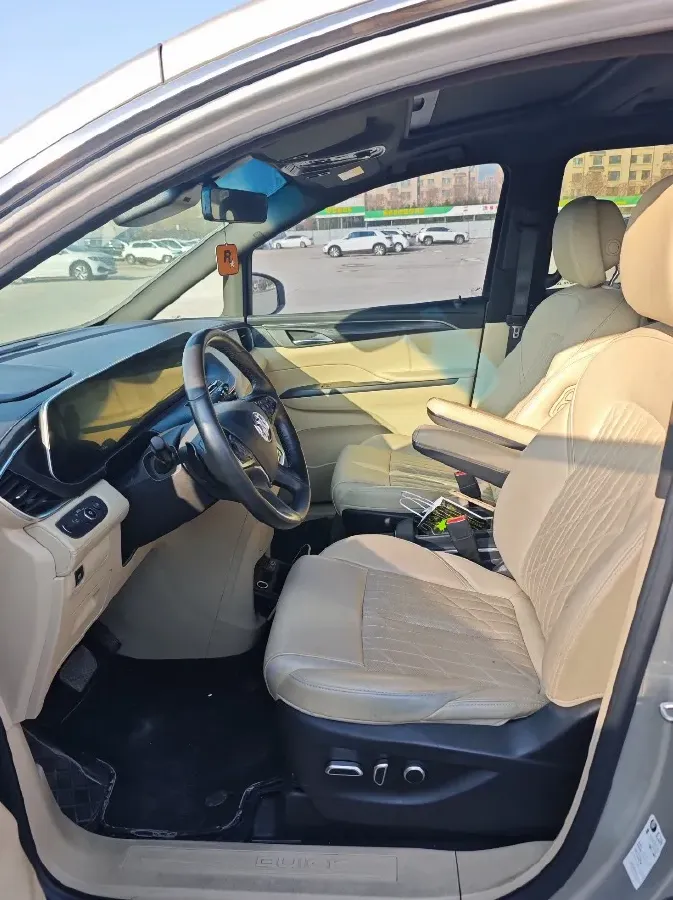 2022 Buick GL8 2.0T 237HP L4 9AT,autocango,china used car exporter,china ev exporter,chinese used car exporter,chinese used ev exporter