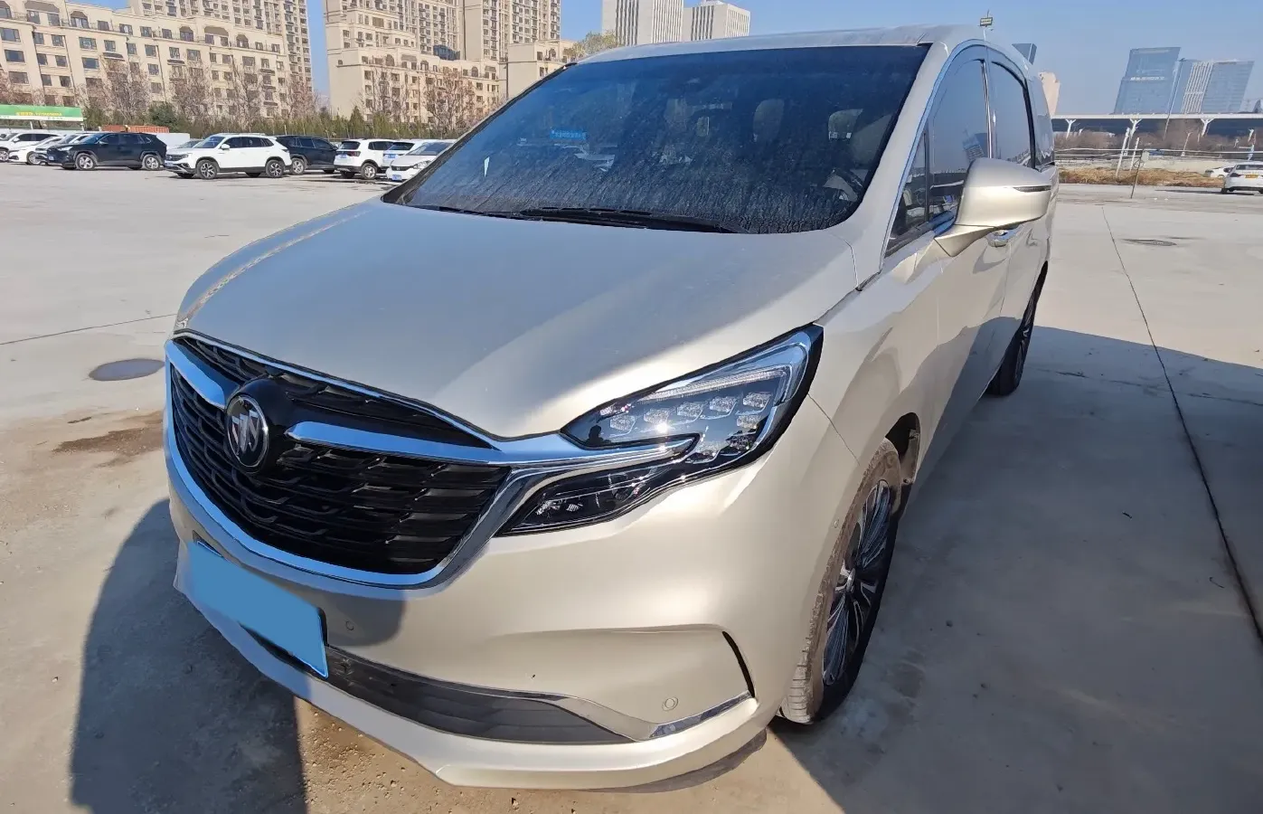 2022 Buick GL8 2.0T 237HP L4 9AT,autocango,china used car exporter,china ev exporter,chinese used car exporter,chinese used ev exporter