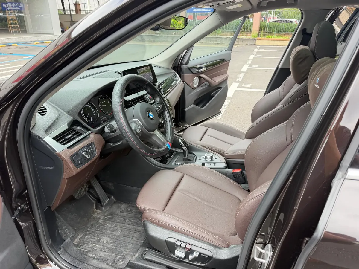 2022 BMW X1 2.0T 192HP L4 7DCT,autocango,china used car exporter,china ev exporter,chinese used car exporter,chinese used ev exporter