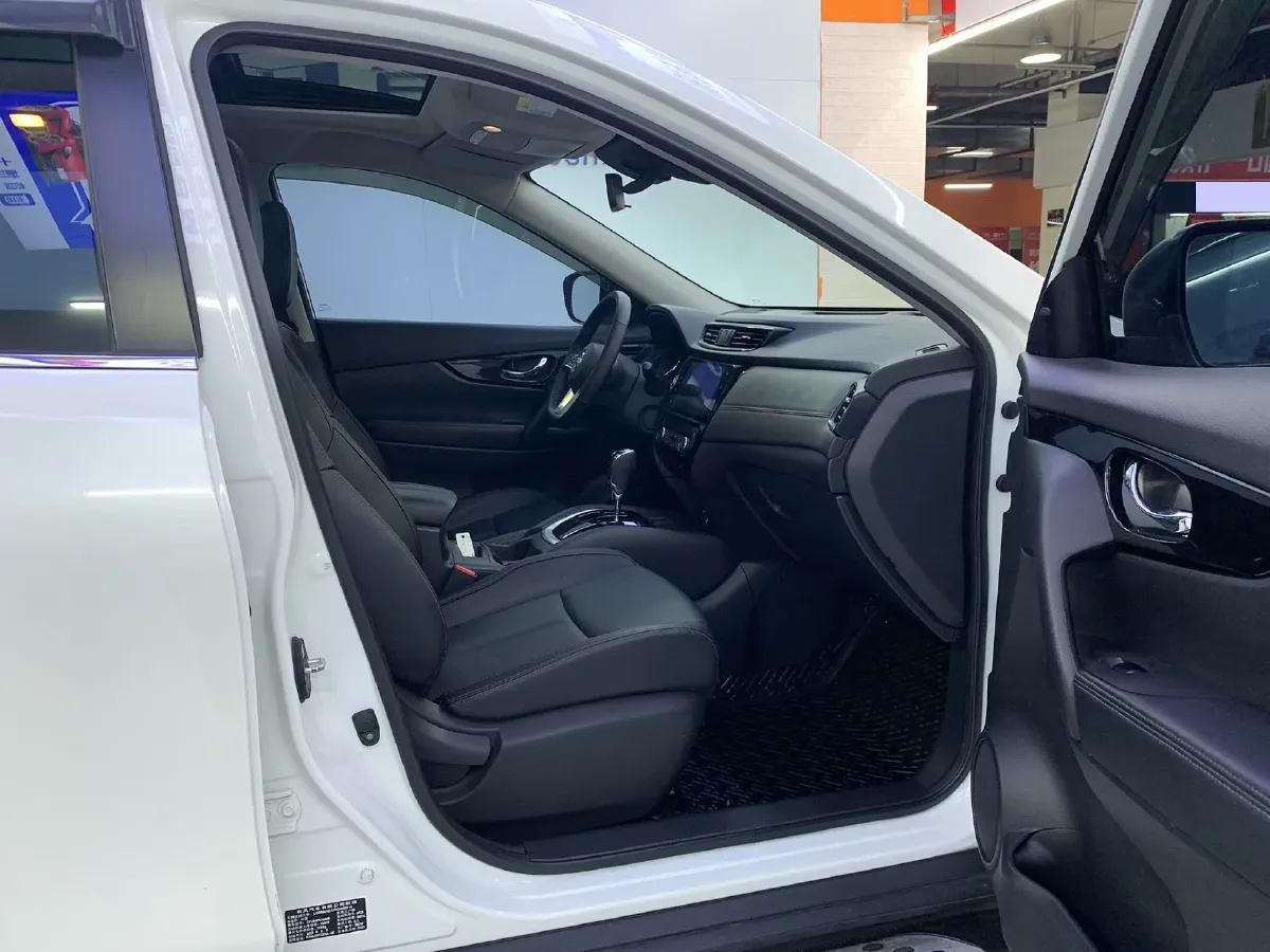 2022 Nissan X-Trail 2.0L 151HP L4 CVT,autocango,china used car exporter,china ev exporter,chinese used car exporter,chinese used ev exporter