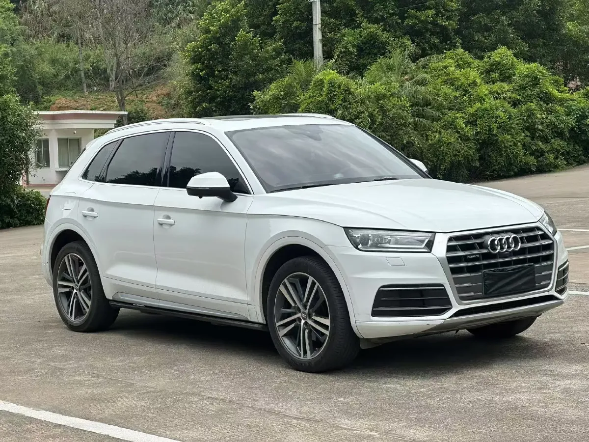 2020 Audi Q5L 2.0T 190HP L4 7DCT,autocango,china used car exporter,china ev exporter,chinese used car exporter,chinese used ev exporter