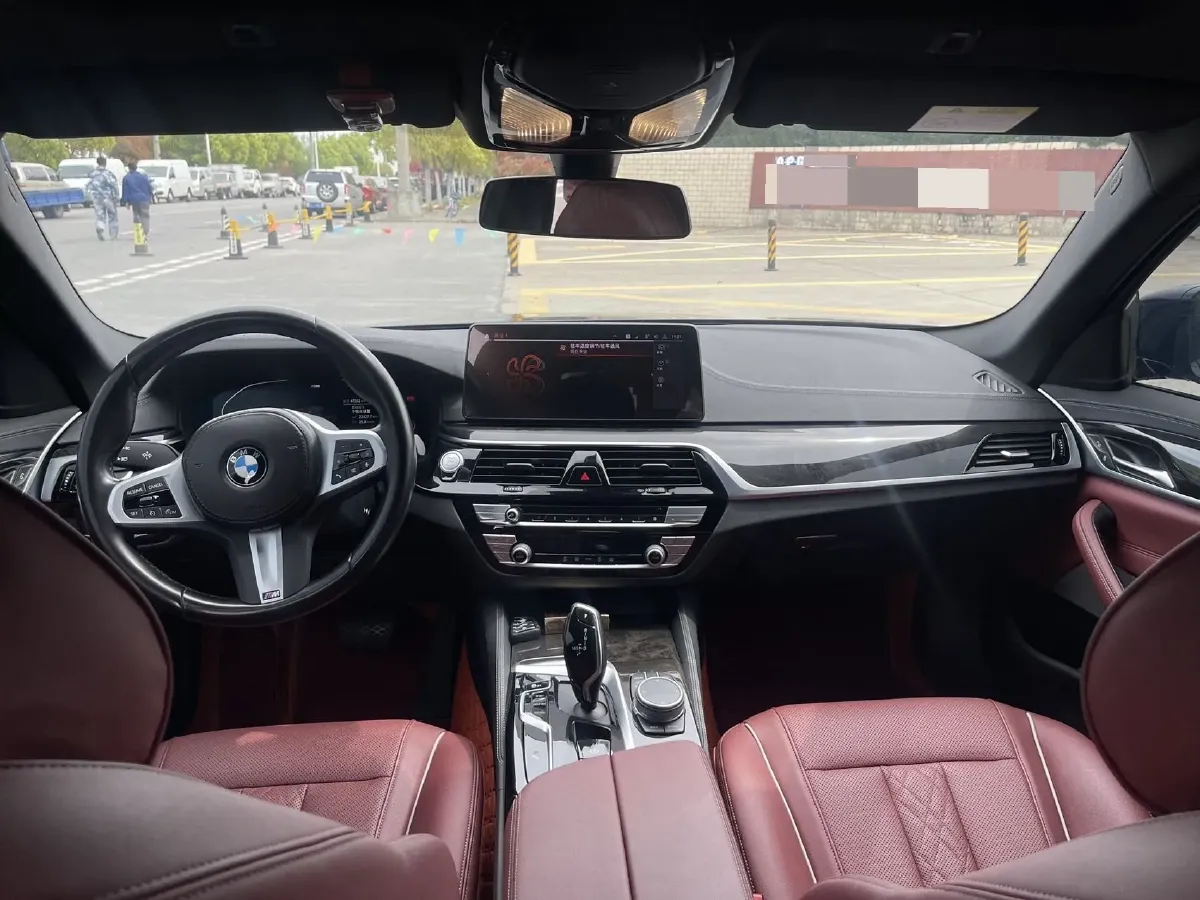 2022 BMW 5 Series 2.0T 184HP L4 8AT,autocango,china used car exporter,china ev exporter,chinese used car exporter,chinese used ev exporter