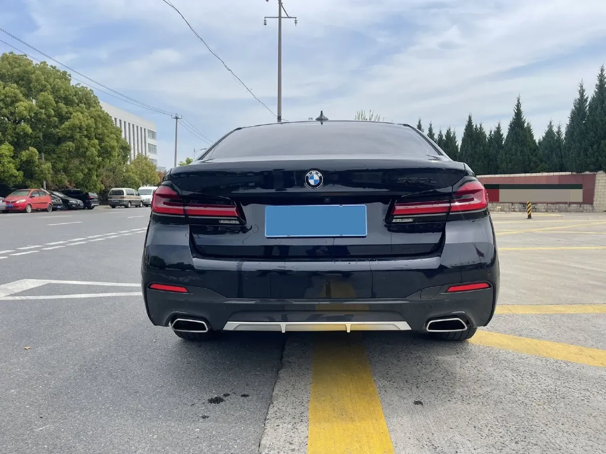 2022 BMW 5 Series 2.0T 184HP L4 8AT,autocango,china used car exporter,china ev exporter,chinese used car exporter,chinese used ev exporter