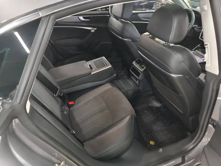 2022 Cadillac XT6 2.0T 237HP L4 9AT,autocango,china used car exporter,china ev exporter,chinese used car exporter,chinese used ev exporter