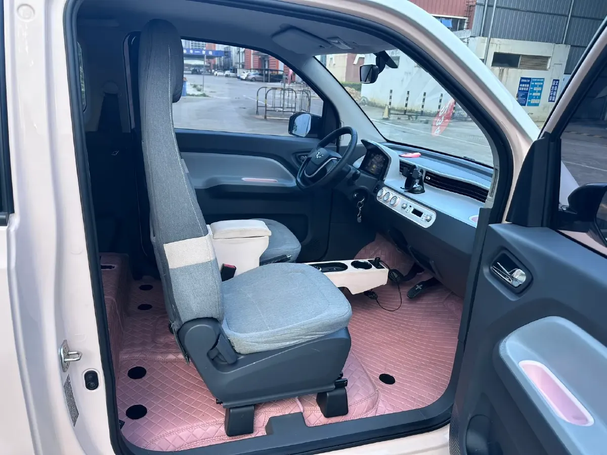 2021 WuLing HongGuang MINI EV BEV 9.3KWH,autocango,china used car exporter,china ev exporter,chinese used car exporter,chinese used ev exporter