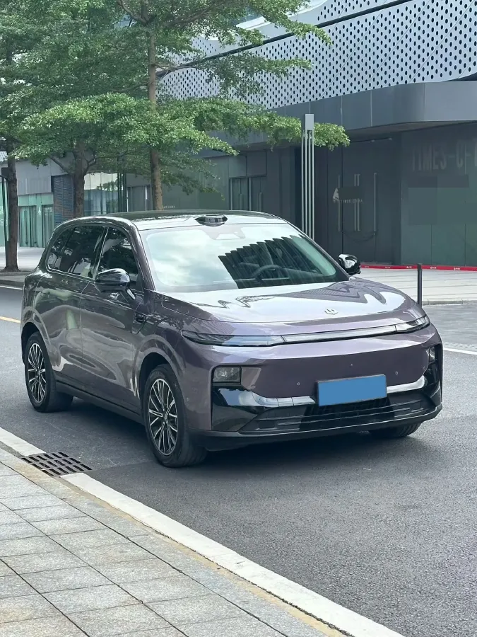 2025 Leapmotor B10 BEV 67.1KWH,autocango,china used car exporter,china ev exporter,chinese used car exporter,chinese used ev exporter