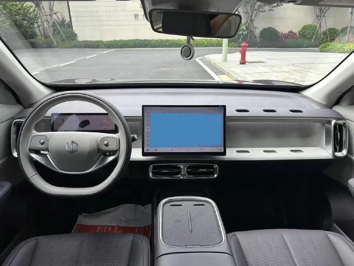 2025 Leapmotor B10 BEV 67.1KWH,autocango,china used car exporter,china ev exporter,chinese used car exporter,chinese used ev exporter