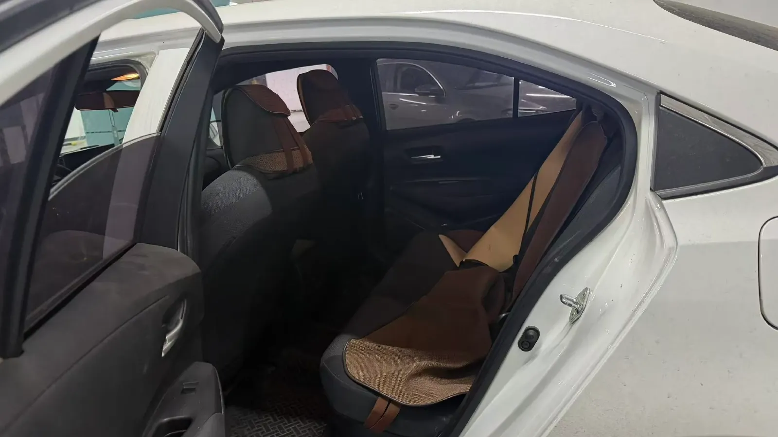 2019 Toyota Corolla Hybird E+ 1.8L 99HP L4 E-CVT PHEV 10.5KWH,autocango,china used car exporter,china ev exporter,chinese used car exporter,chinese used ev exporter