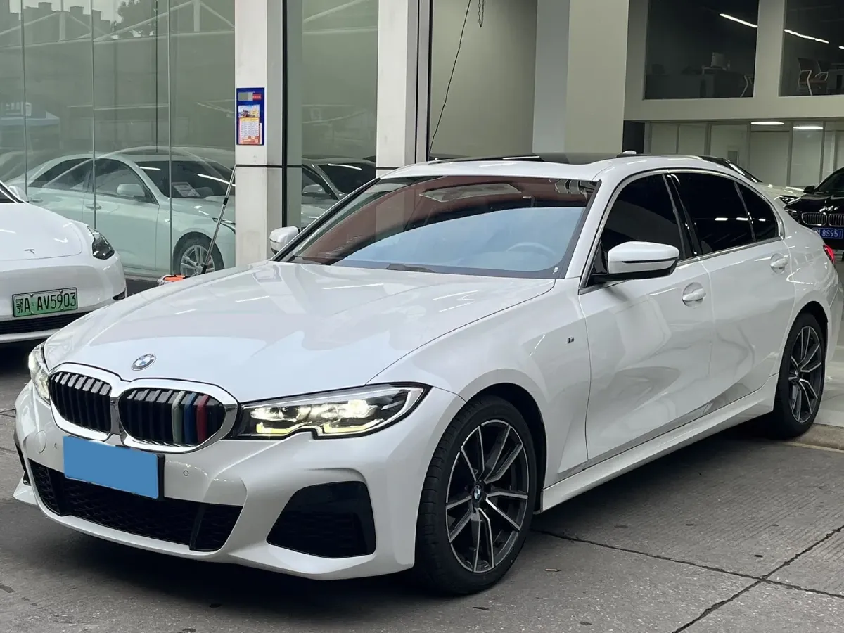 2021 BMW 3 Series 2.0T 156HP L4 8AT,autocango,china used car exporter,china ev exporter,chinese used car exporter,chinese used ev exporter