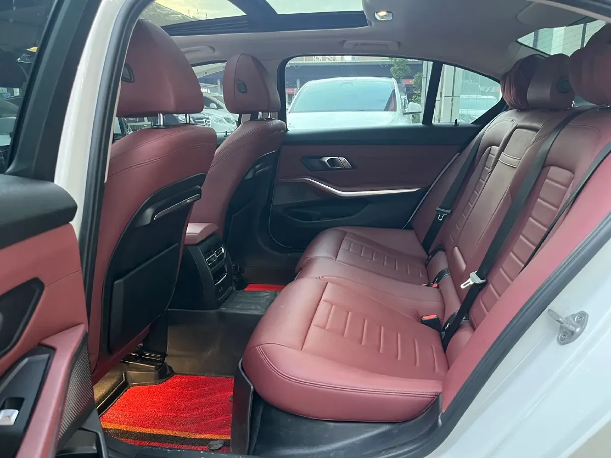 2021 BMW 3 Series 2.0T 156HP L4 8AT,autocango,china used car exporter,china ev exporter,chinese used car exporter,chinese used ev exporter