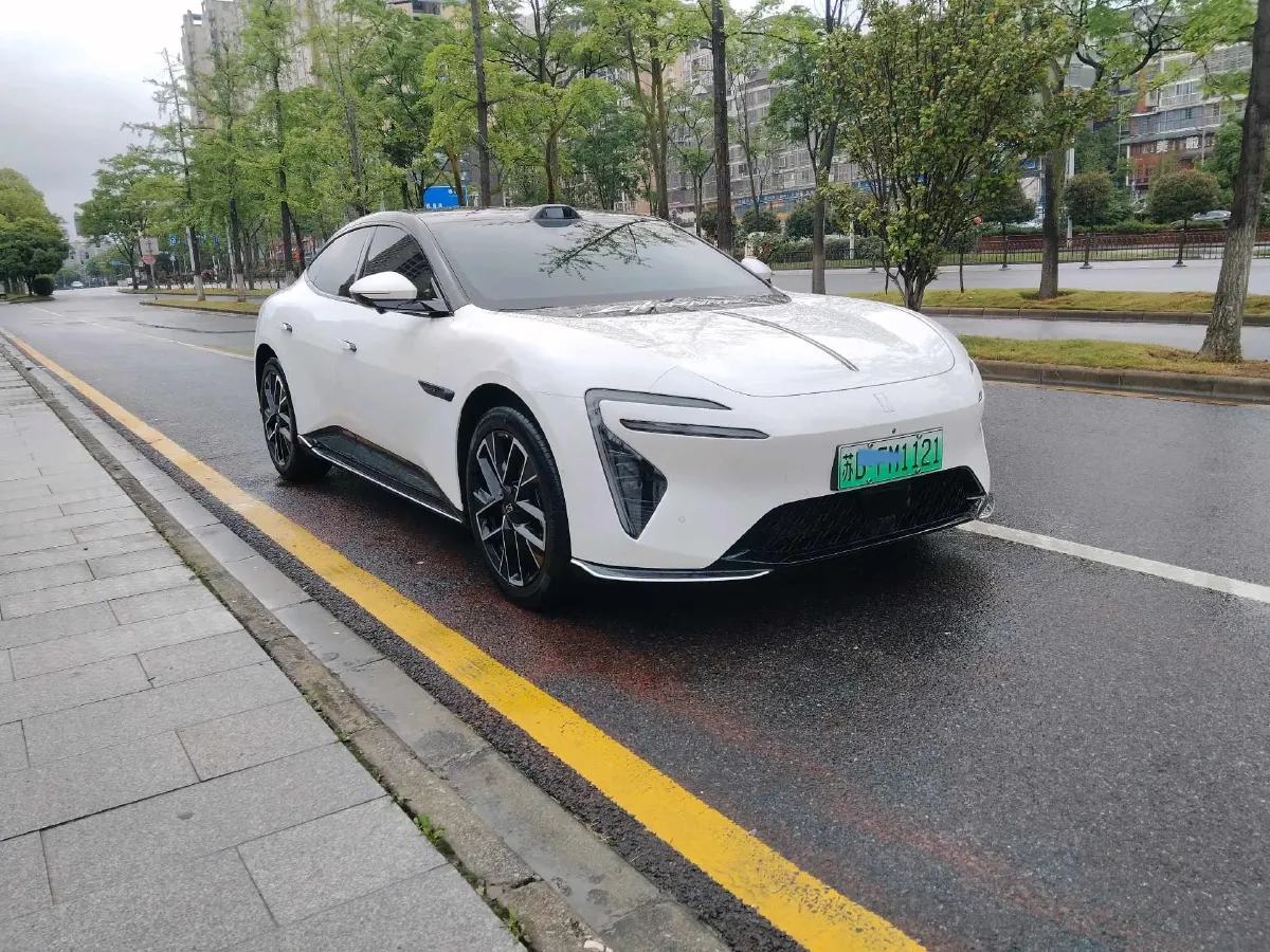 2025 Avatr 06 REEV 156HP REEV,autocango,china used car exporter,china ev exporter,chinese used car exporter,chinese used ev exporter