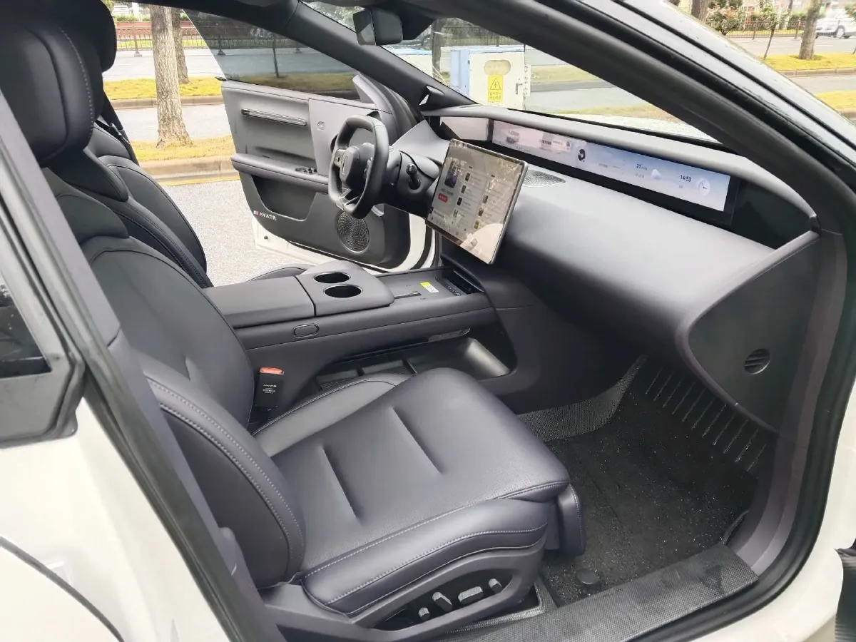 2025 Avatr 06 REEV 156HP REEV,autocango,china used car exporter,china ev exporter,chinese used car exporter,chinese used ev exporter