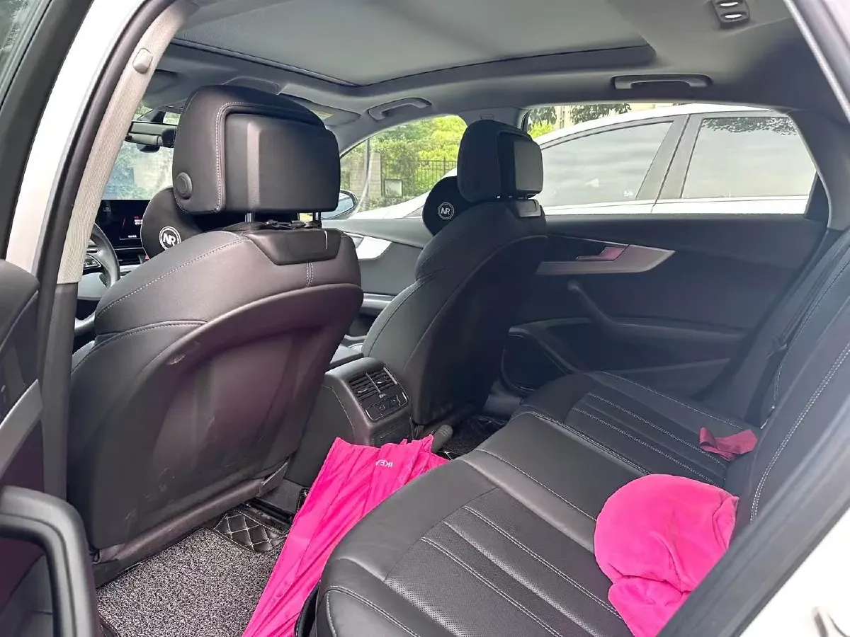 2020 Audi A4L 2.0T 190HP L4 7DCT,autocango,china used car exporter,china ev exporter,chinese used car exporter,chinese used ev exporter
