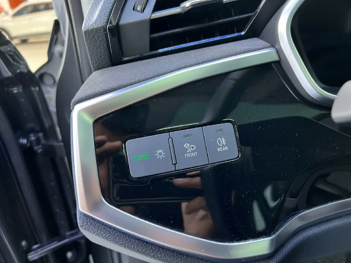 2023 Audi Q3 1.4T 150HP L4 7DCT,autocango,china used car exporter,china ev exporter,chinese used car exporter,chinese used ev exporter