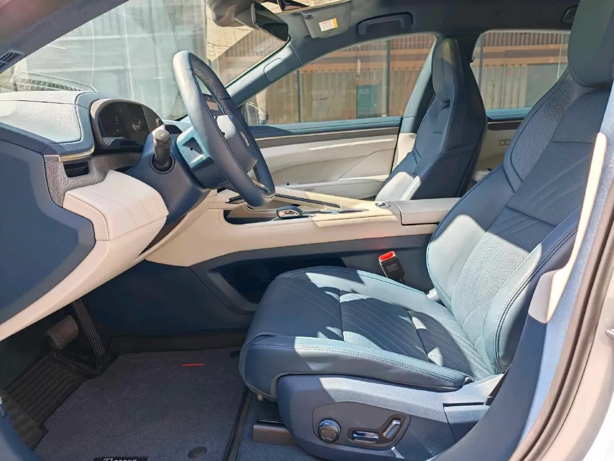 2024 Zeekr 001 BEV 100KWH,autocango,china used car exporter,china ev exporter,chinese used car exporter,chinese used ev exporter