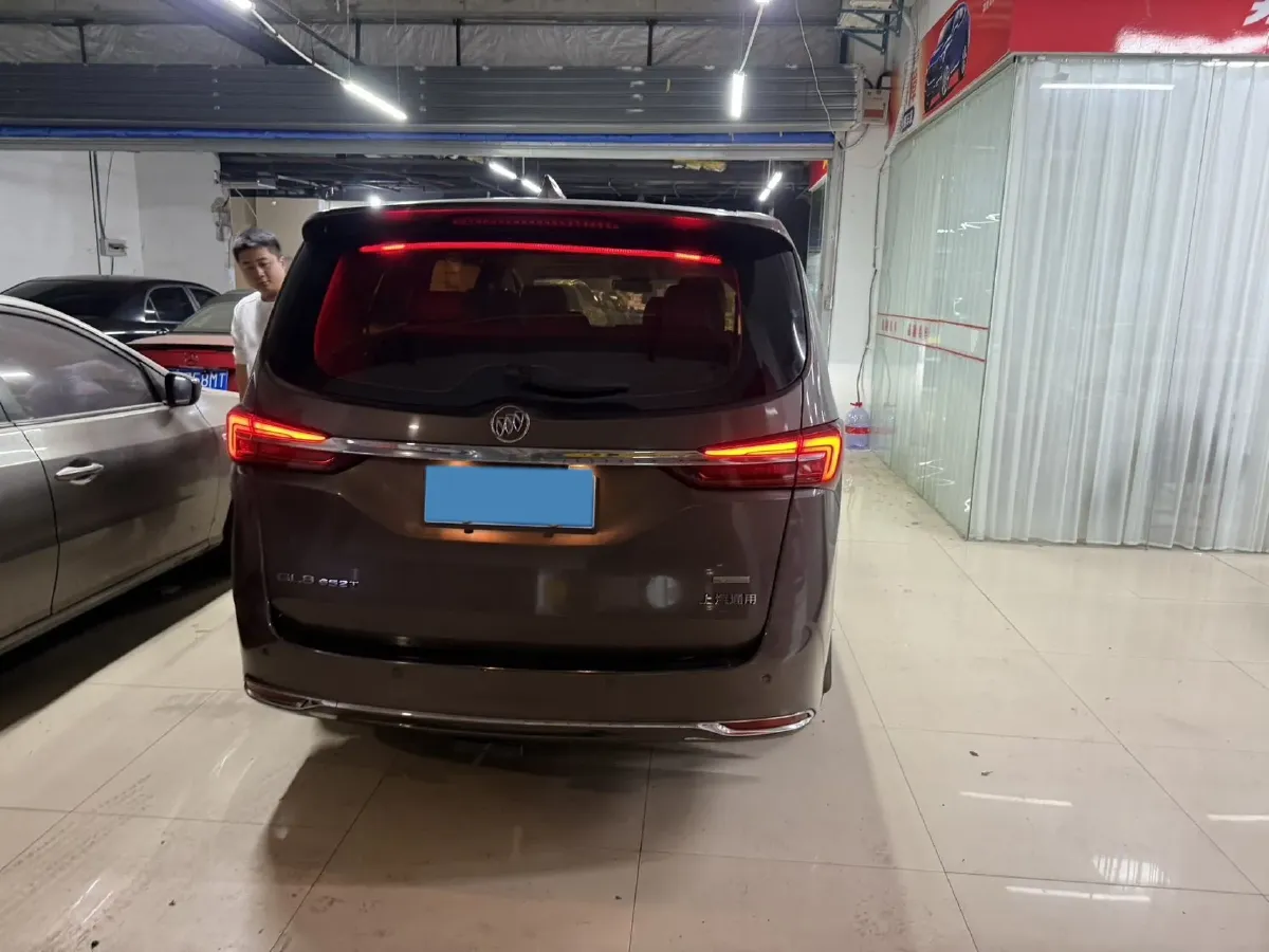 2021 Buick GL8 2.0T 237HP L4 9AT,autocango,china used car exporter,china ev exporter,chinese used car exporter,chinese used ev exporter