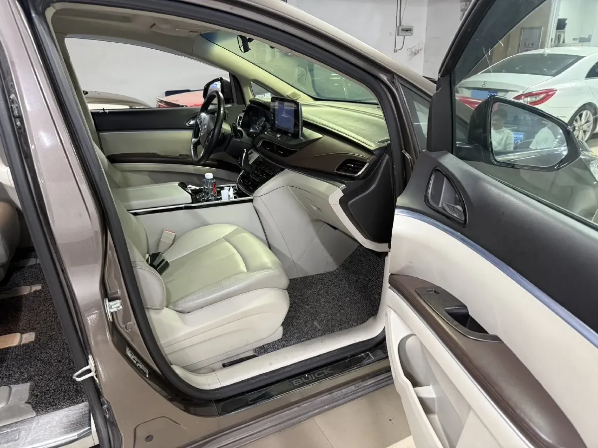 2021 Buick GL8 2.0T 237HP L4 9AT,autocango,china used car exporter,china ev exporter,chinese used car exporter,chinese used ev exporter