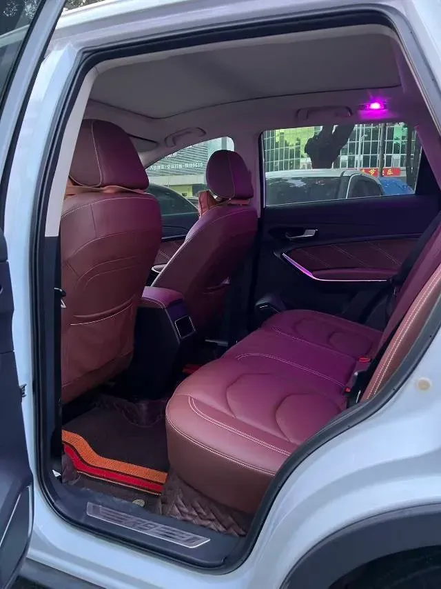 2018 FAW Senia R9 1.2T 143HP L4 5MT,autocango,china used car exporter,china ev exporter,chinese used car exporter,chinese used ev exporter