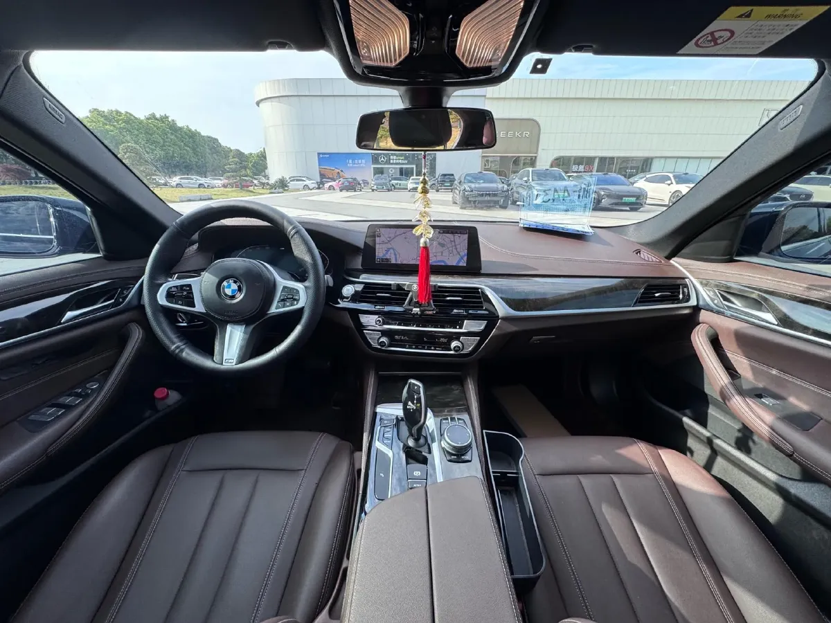 2020 BMW 5 Series 2.0T 184HP L4 8AT,autocango,china used car exporter,china ev exporter,chinese used car exporter,chinese used ev exporter