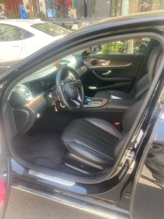 2022 Mercedes-Benz E Class 2.0T 211HP L4 9AT PHEV 25.4KWH,autocango,china used car exporter,china ev exporter,chinese used car exporter,chinese used ev exporter