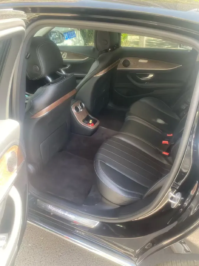 2022 Mercedes-Benz E Class 2.0T 211HP L4 9AT PHEV 25.4KWH,autocango,china used car exporter,china ev exporter,chinese used car exporter,chinese used ev exporter