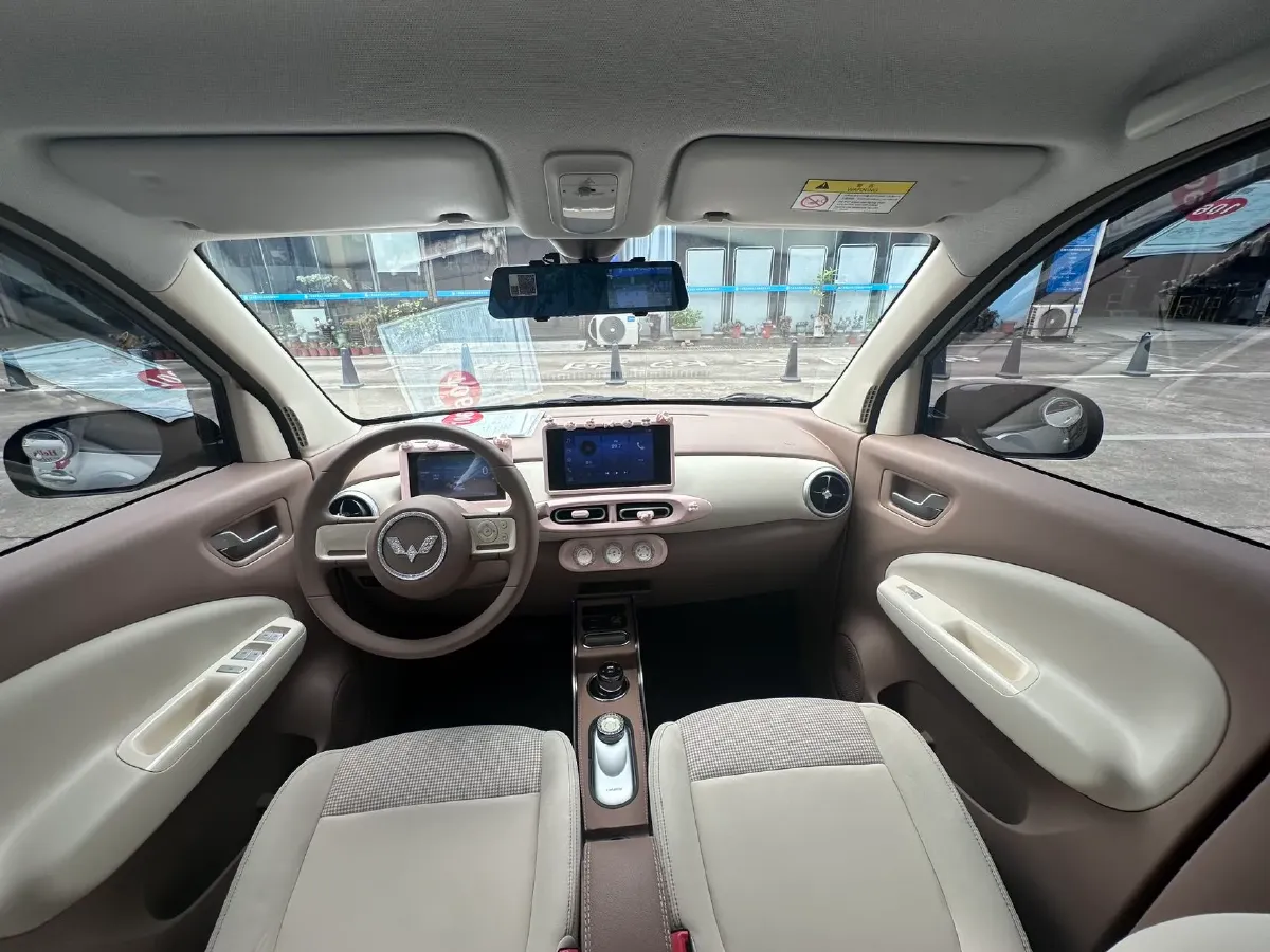 2025 WuLing HongGuang MINI EV BEV 16.2KWH,autocango,china used car exporter,china ev exporter,chinese used car exporter,chinese used ev exporter