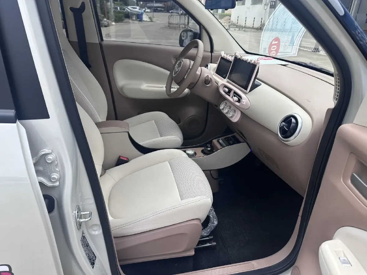 2025 WuLing HongGuang MINI EV BEV 16.2KWH,autocango,china used car exporter,china ev exporter,chinese used car exporter,chinese used ev exporter
