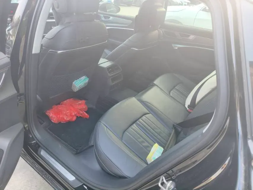 2023 Audi A6L 2.0T 190HP L4 7DCT,autocango,china used car exporter,china ev exporter,chinese used car exporter,chinese used ev exporter