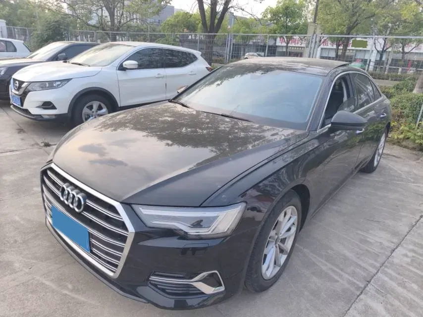 2023 Audi A6L 2.0T 190HP L4 7DCT,autocango,china used car exporter,china ev exporter,chinese used car exporter,chinese used ev exporter