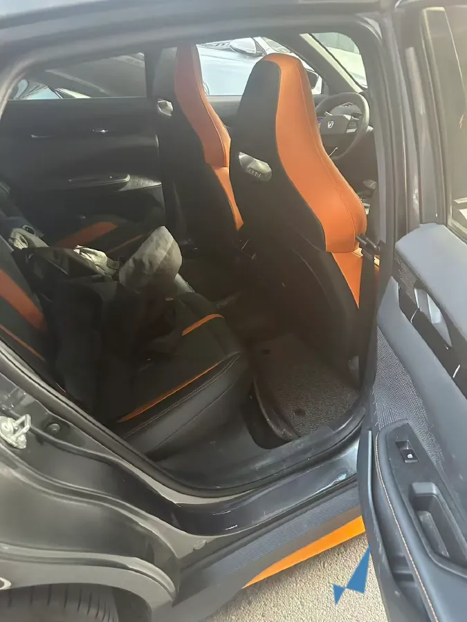2024 ChangAn UNI-V 1.5T 188HP L4 7DCT,autocango,china used car exporter,china ev exporter,chinese used car exporter,chinese used ev exporter