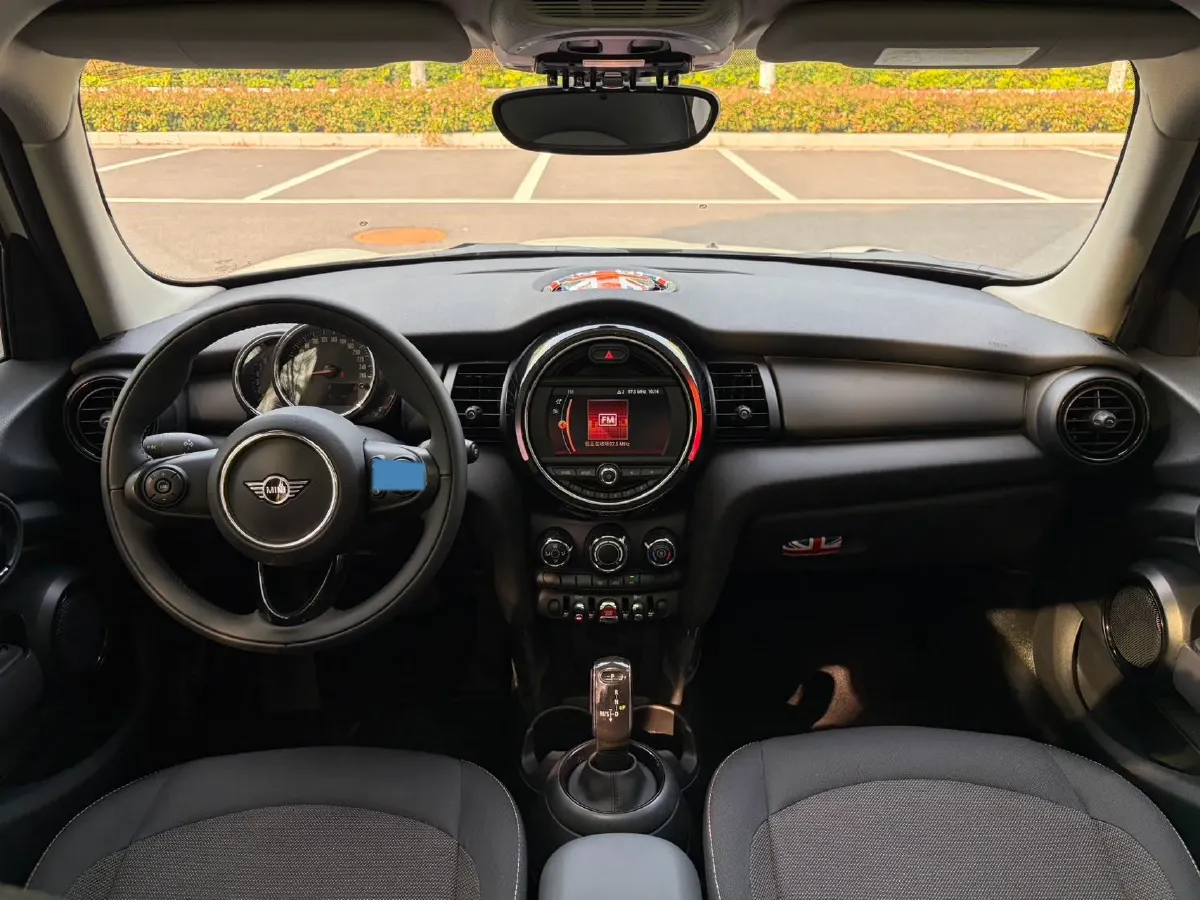 2019 MINI MINI 1.5T 102HP L3 7DCT,autocango,china used car exporter,china ev exporter,chinese used car exporter,chinese used ev exporter