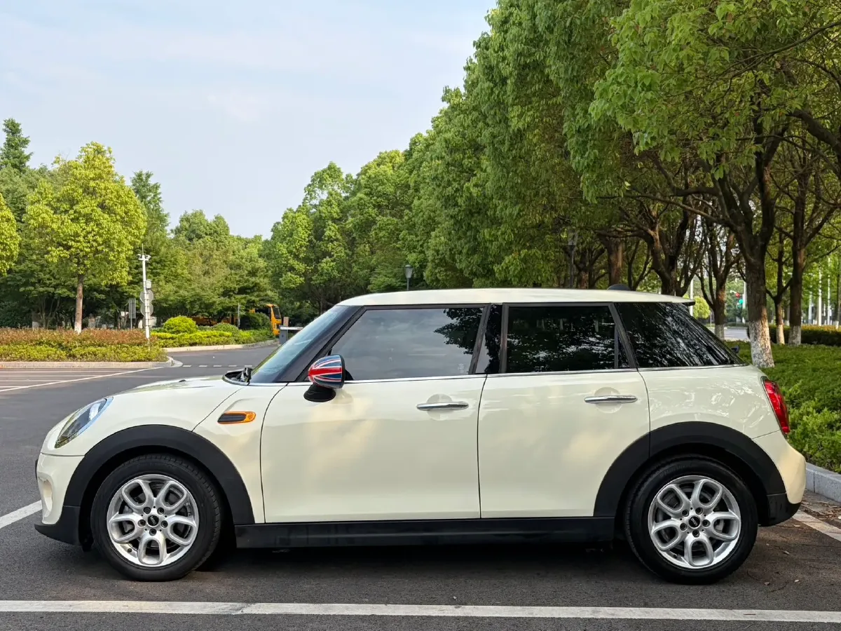 2019 MINI MINI 1.5T 102HP L3 7DCT,autocango,china used car exporter,china ev exporter,chinese used car exporter,chinese used ev exporter